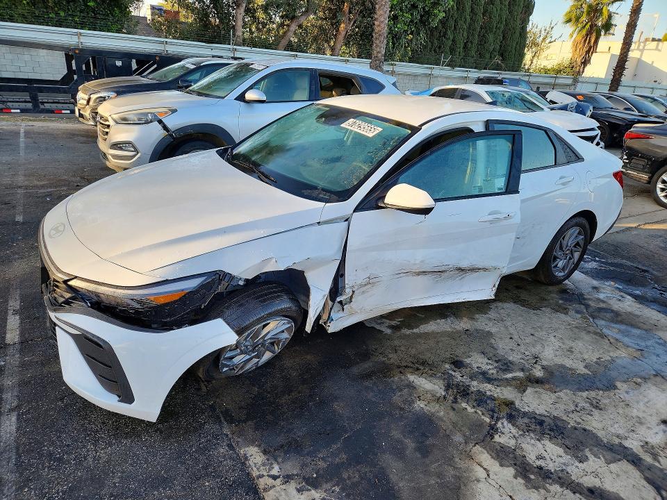 2025 HYUNDAI ELANTRA — VIN KMHLM4DJ8SU131485