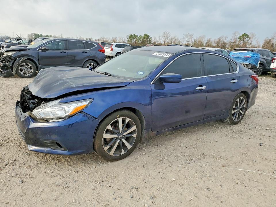2017 NISSAN ALTIMA — VIN 1N4AL3AP1HC111102
