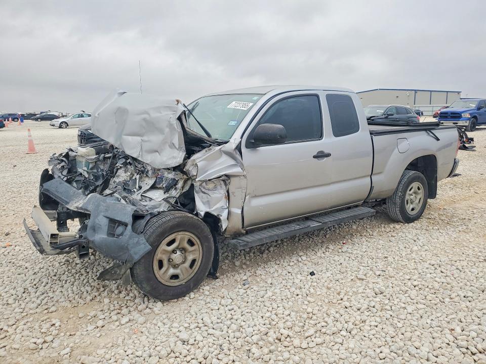 2015 TOYOTA TACOMA — VIN 5TFTX4CN2FX055251
