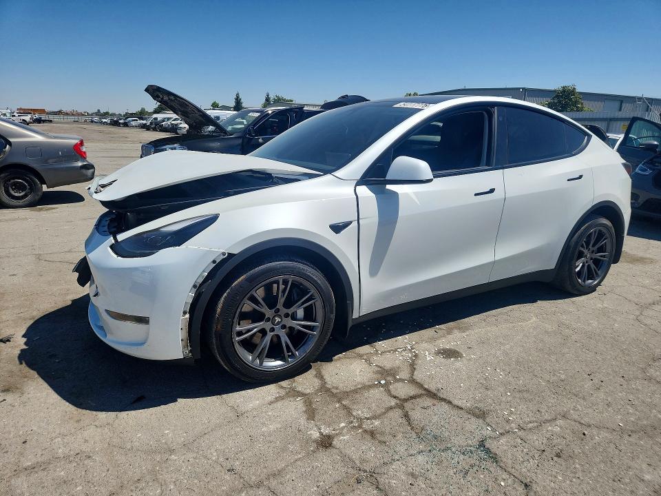 2023 TESLA MODEL Y — VIN 7SAYGDEE2PF648853