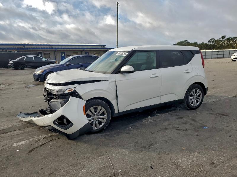 2021 KIA SOUL LX — VIN KNDJ23AU3M7761636