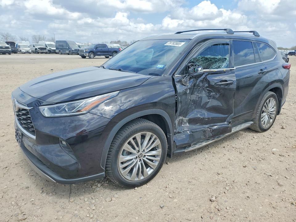 2022 TOYOTA HIGHLANDER HYBRID — VIN 5TDFARAHXNS014623