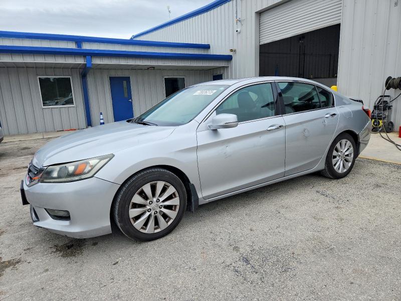 2015 HONDA ACCORD — VIN 1HGCR2F83FA173995