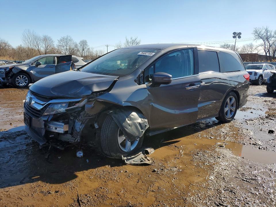 2018 HONDA ODYSSEY — VIN 5FNRL6H57JB101735