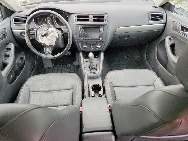 3VWDB7AJ4HM304689