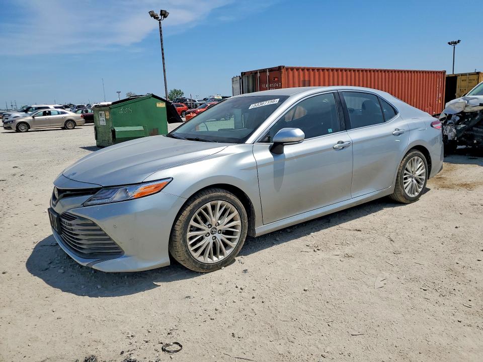 2018 TOYOTA CAMRY — VIN 4T1B11HK6JU009678