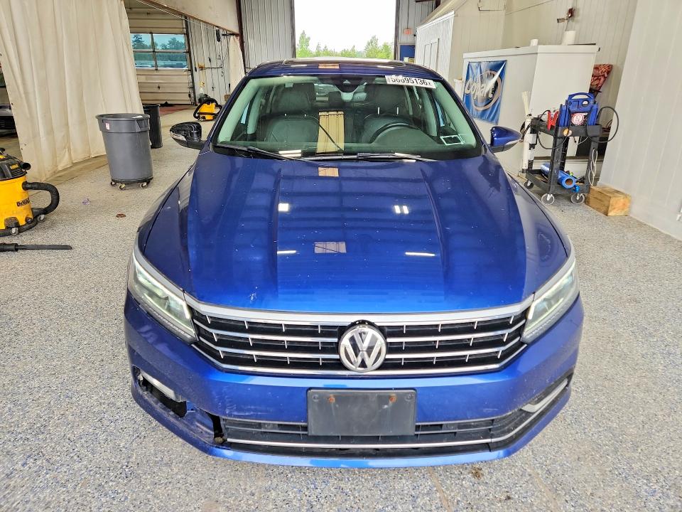 1VWCM7A33HC068870