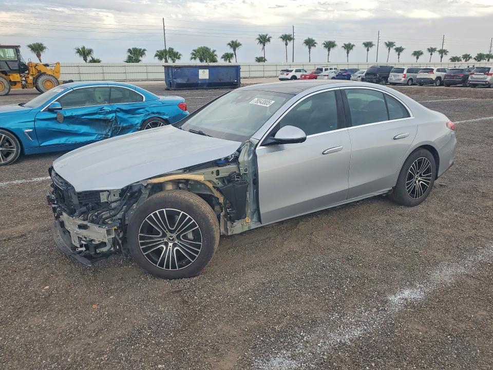 W1KLF4HB3SA093849