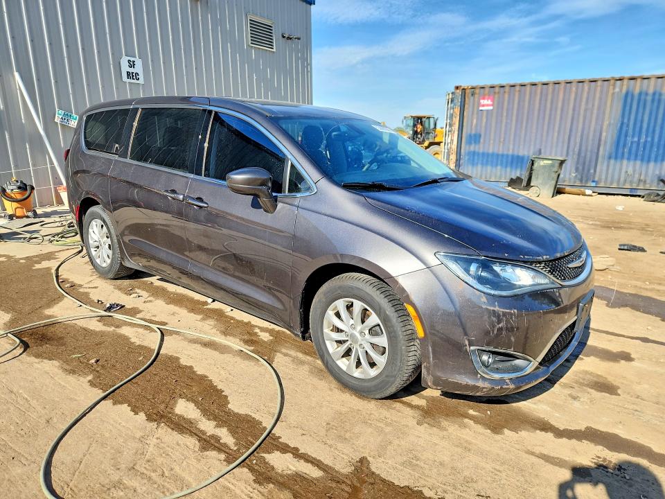 2C4RC1FGXJR115690