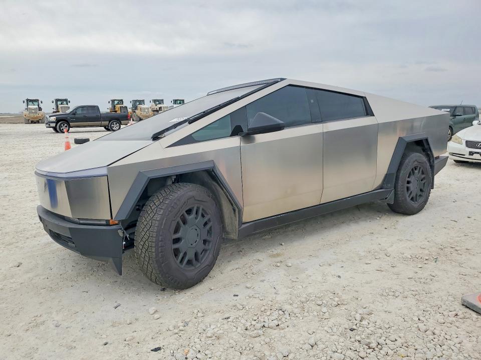 2024 TESLA CYBERTRUCK — VIN 7G2CEHEE9RA026641