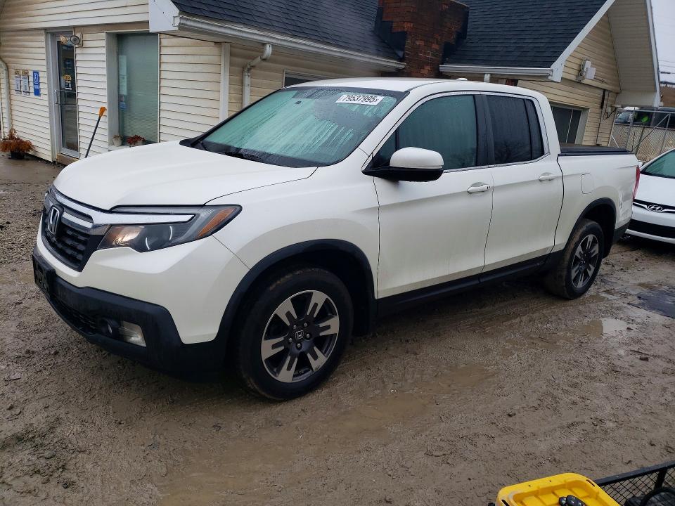 2017 HONDA RIDGELINE — VIN 5FPYK3F51HB011398