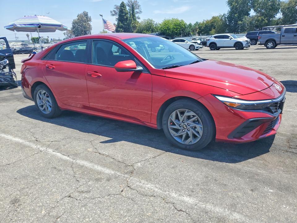 KMHLM4DG8RU758122