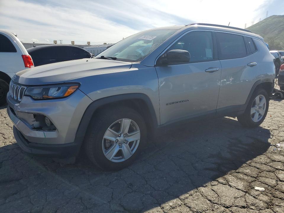 2022 JEEP COMPASS — VIN 3C4NJCBB6NT138302