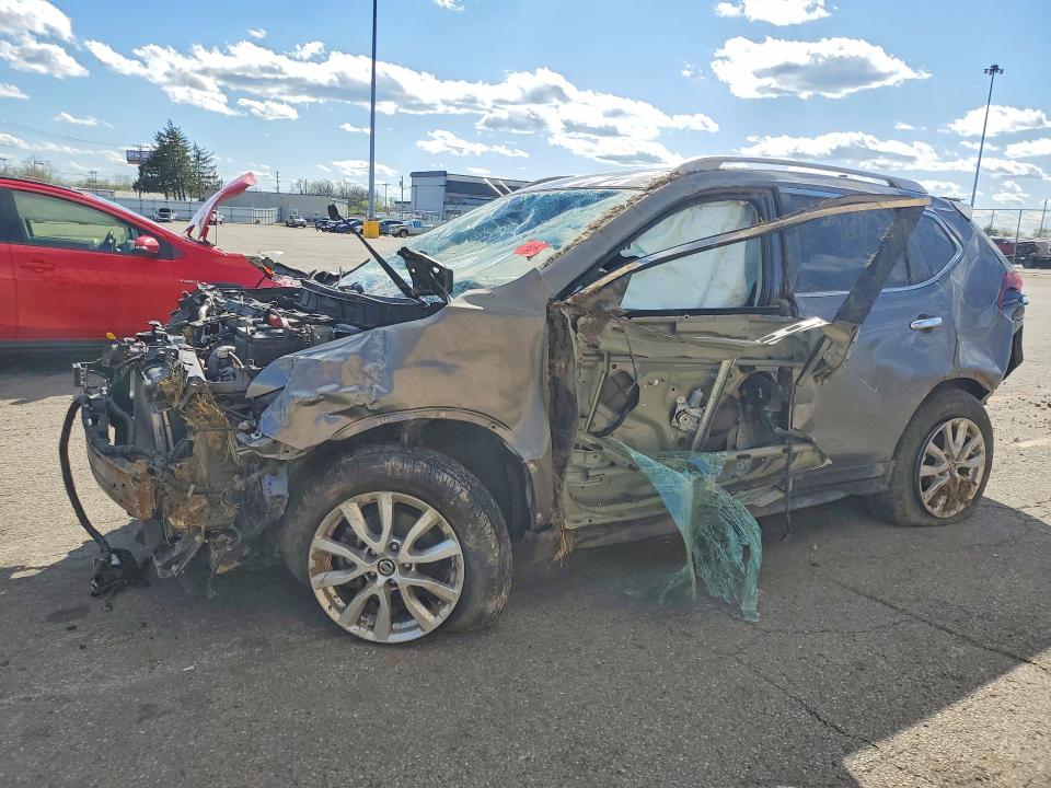 2018 NISSAN ROGUE — VIN 5N1AT2MV0JC817803