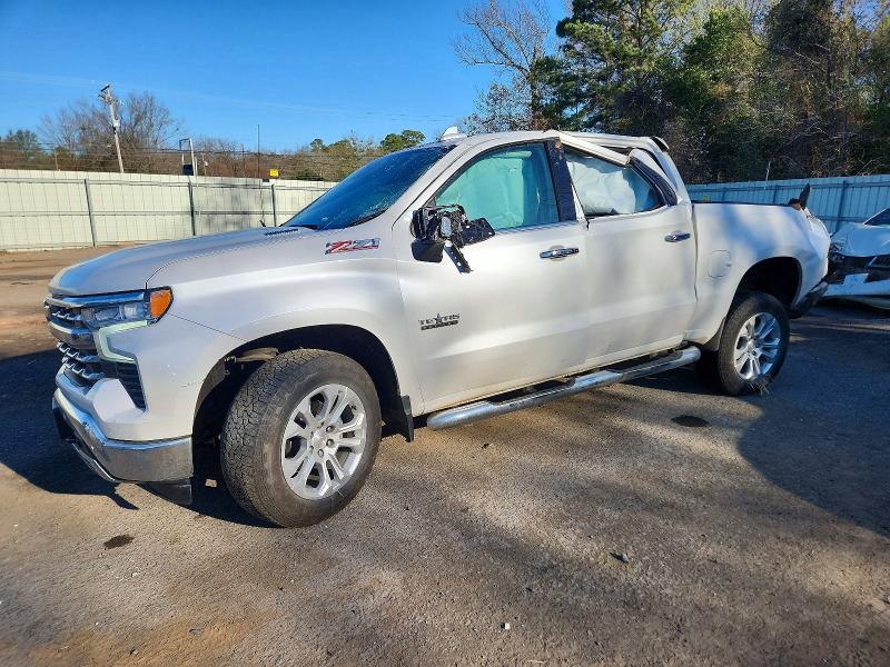 2024 CHEVROLET SILVERADO — VIN 1GCUDGE80RZ301261