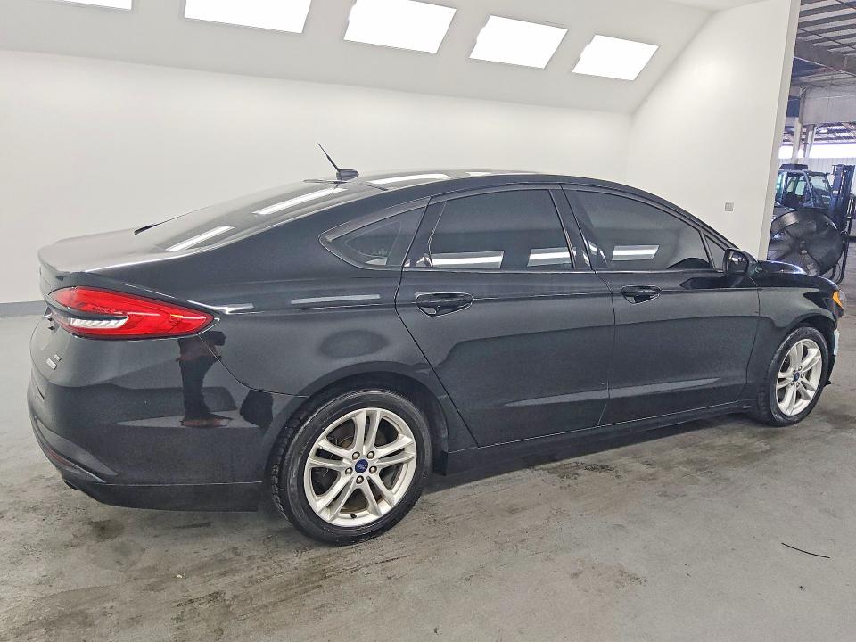 3FA6P0HD8JR240725