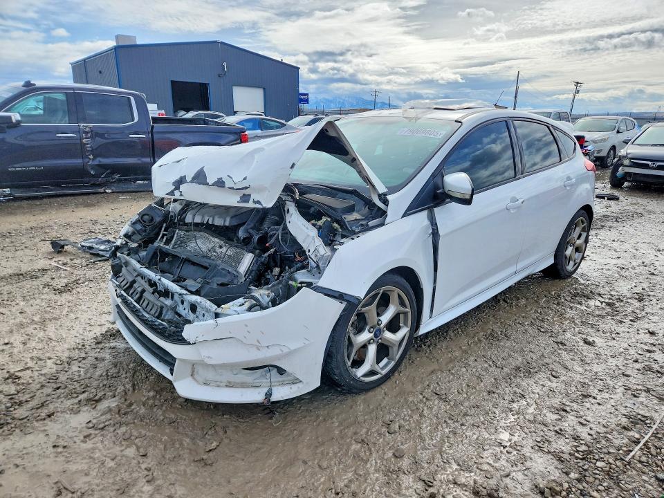 2016 FORD FOCUS — VIN 1FADP3L92GL262528