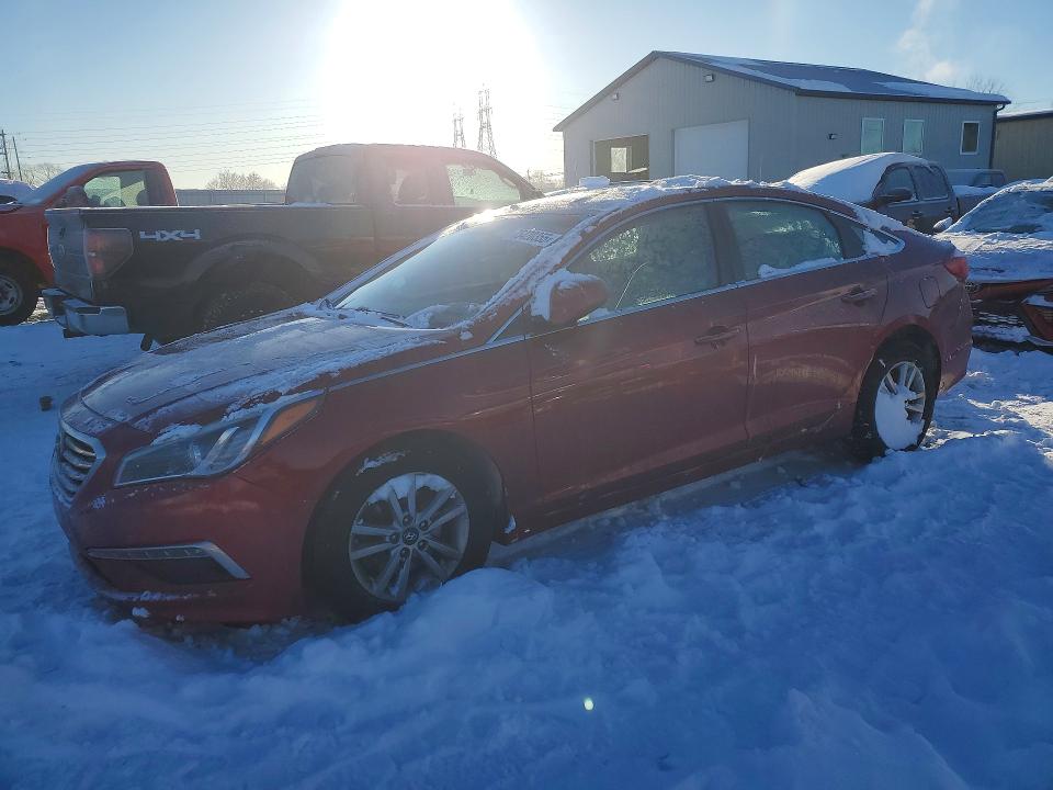2015 HYUNDAI SONATA — VIN 5NPE24AF8FH205569