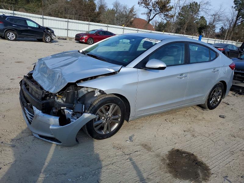 2018 HYUNDAI ELANTRA SE — VIN 5NPD84LF3JH318880