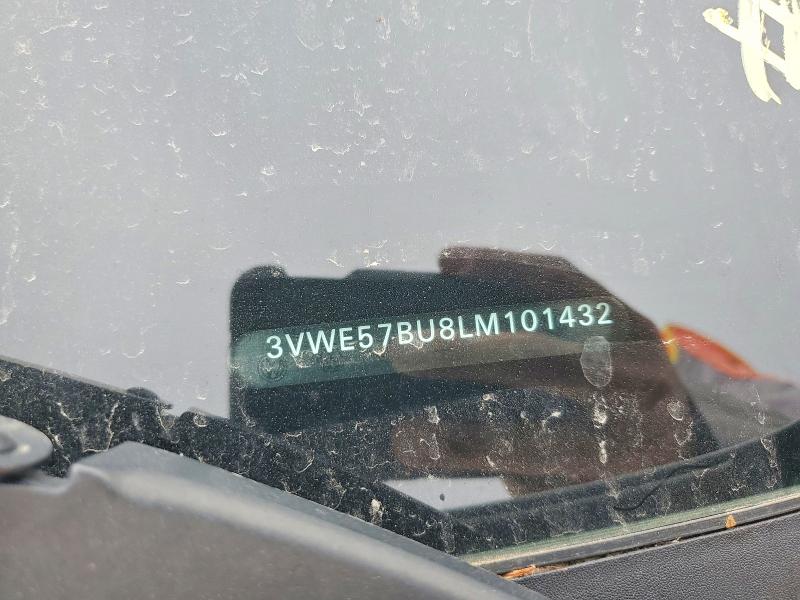 3VWE57BU8LM101432