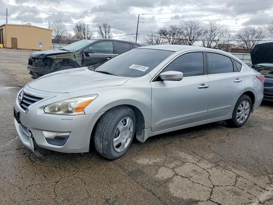 2015 NISSAN ALTIMA — VIN 1N4AL3AP2FN881231