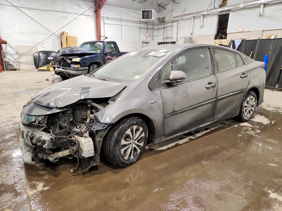 2017 TOYOTA PRIUS PRIME — VIN JTDKARFP4H3038503
