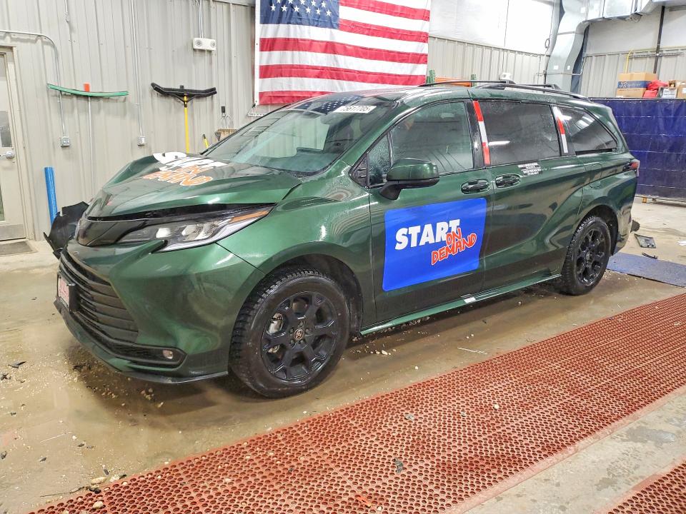 2025 TOYOTA SIENNA — VIN 5TDCSKFC3SS220205