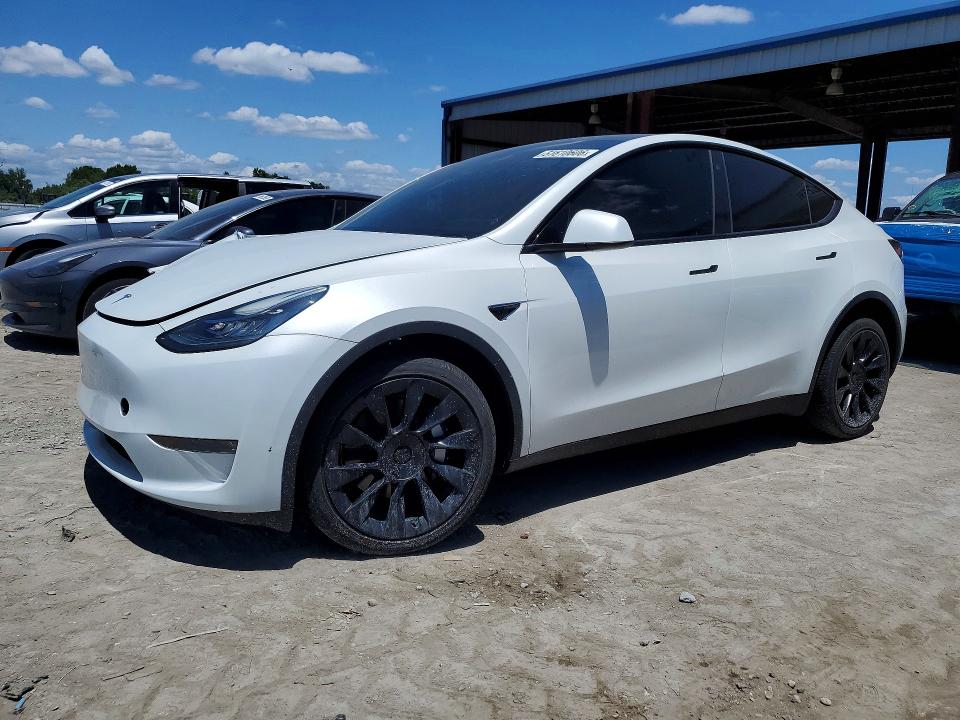 2023 TESLA MODEL Y — VIN 7SAYGDEE0PA070832