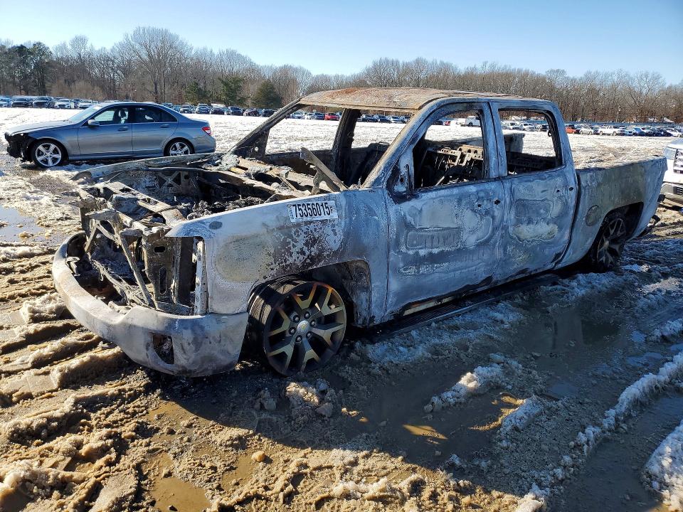 2018 CHEVROLET SILVERADO — VIN 3GCUKREC4JG333513