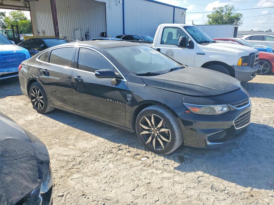 1G1ZD5ST4JF104952