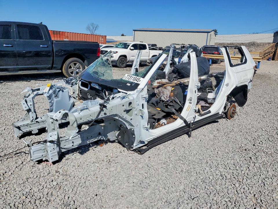 2025 JEEP GRAND CHEROKEE — VIN 1C4RJJBG3S8676578