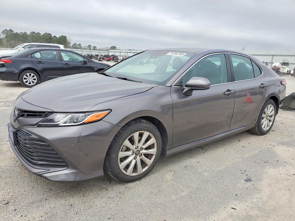 2018 TOYOTA CAMRY — VIN 4T1B11HK0JU669361