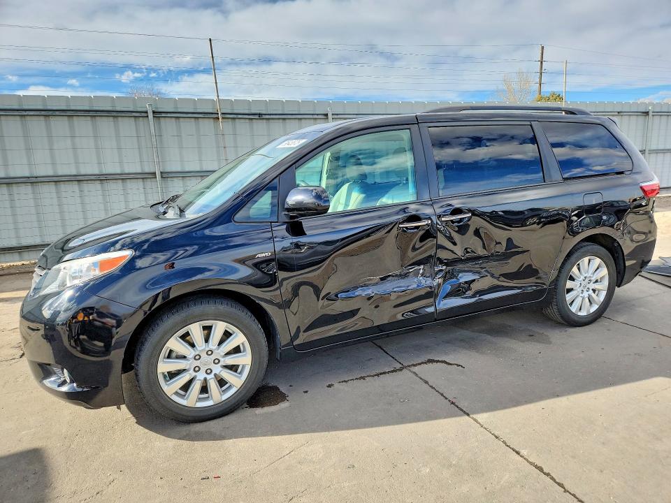 2017 TOYOTA SIENNA — VIN 5TDDZ3DC5HS175771