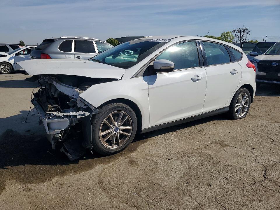 2015 FORD FOCUS — VIN 1FADP3K22FL221951