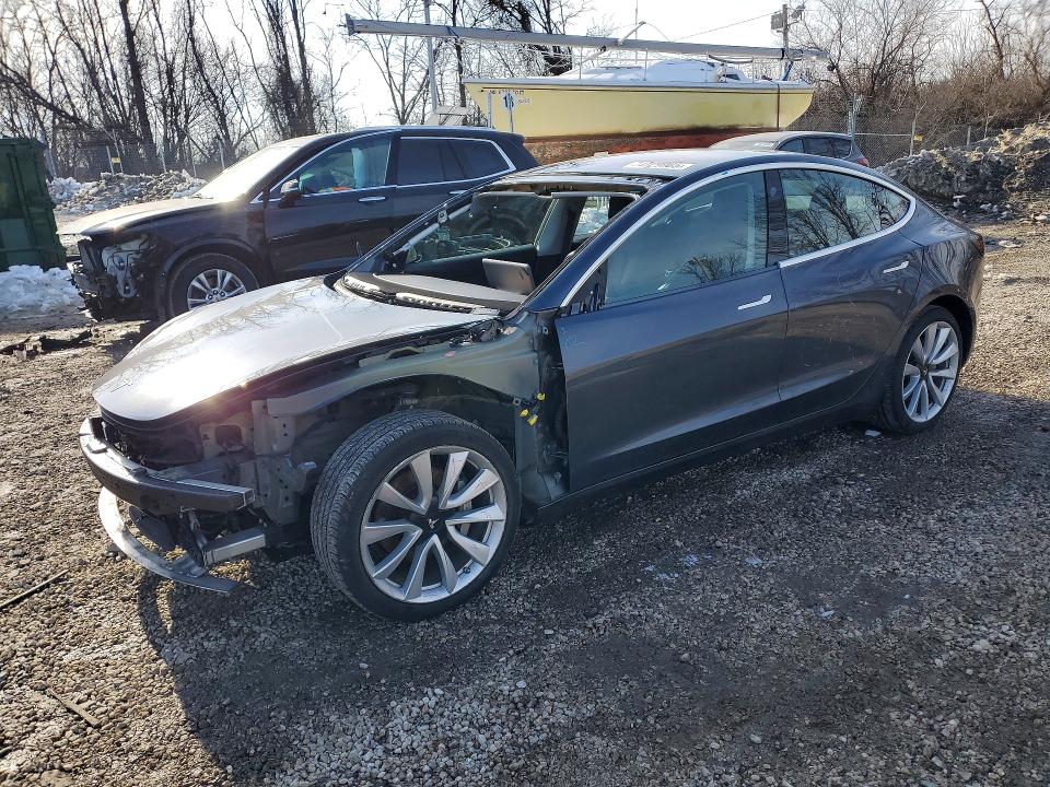 2018 TESLA MODEL 3 — VIN 5YJ3E1EB4JF185154