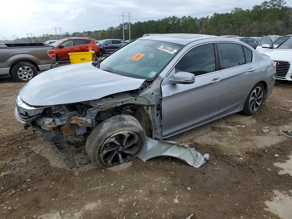 2017 HONDA ACCORD — VIN 1HGCR2F86HA096963