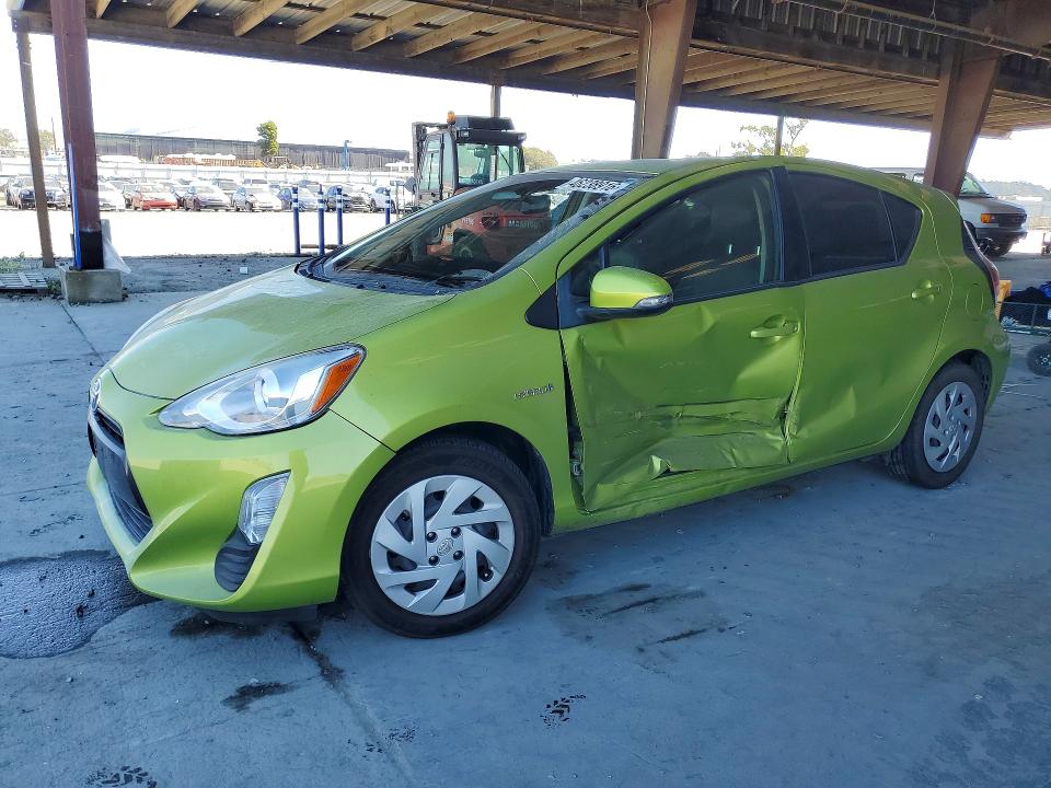 2016 TOYOTA PRIUS C — VIN JTDKDTB35G1139938