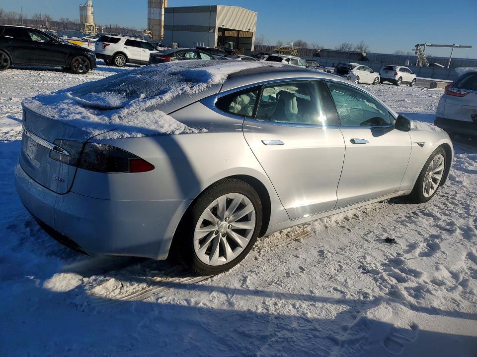 5YJSA1E2XHF199772