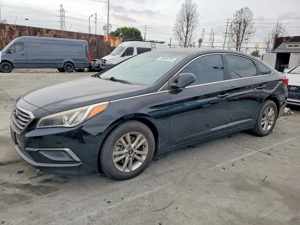 2016 HYUNDAI SONATA SE — VIN 5NPE24AF8GH401304