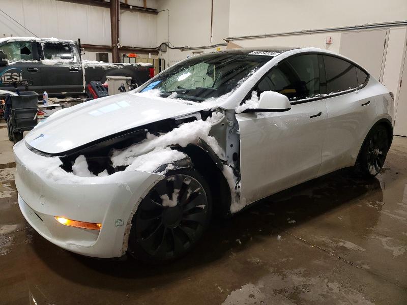 2024 TESLA MODEL Y — VIN LRWYGDEF1RC662049