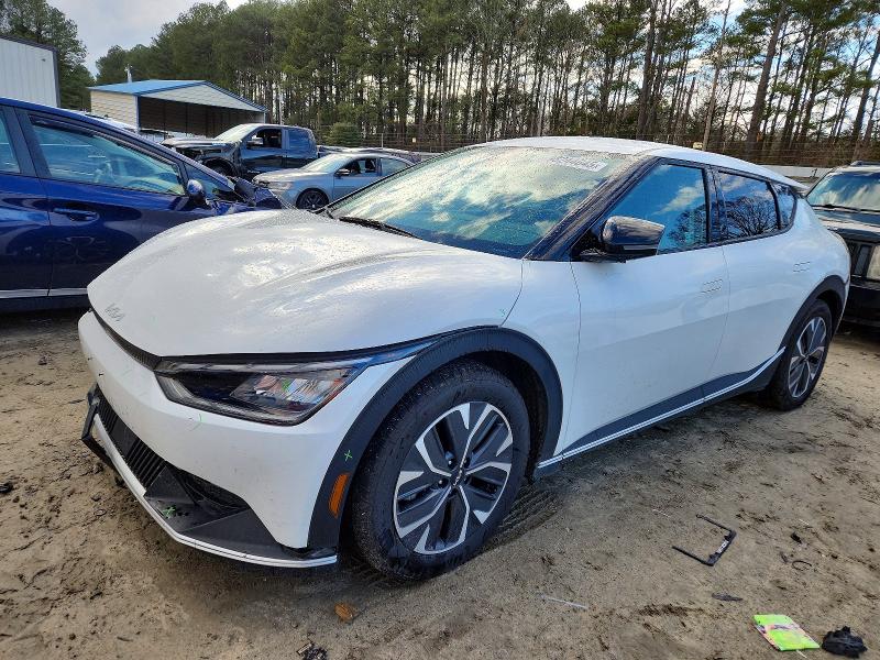 2022 KIA EV6 LIGHT — VIN KNDC34LB8N5049983