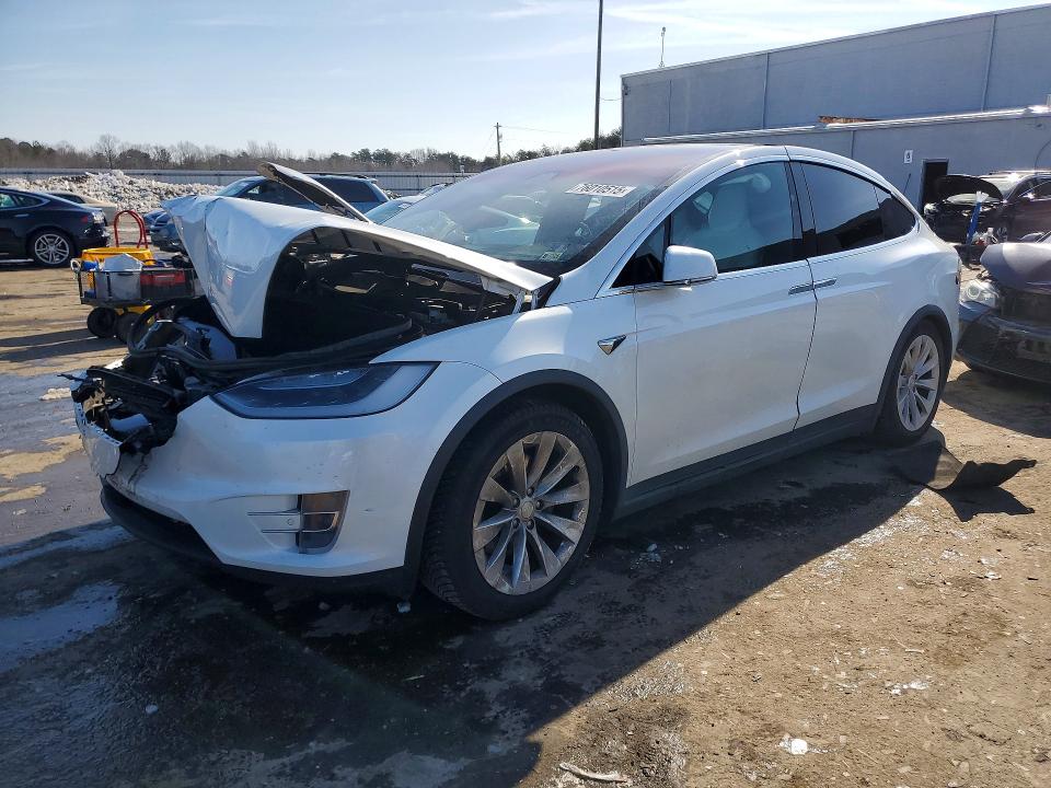 2017 TESLA MODEL X — VIN 5YJXCBE21HF037888