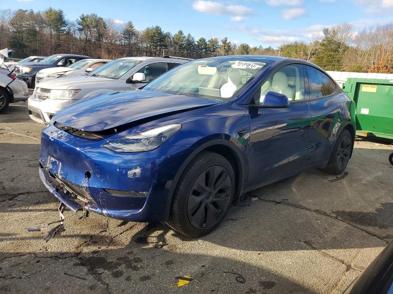 2025 TESLA MODEL Y — VIN 7SAYGAEE5SF253878