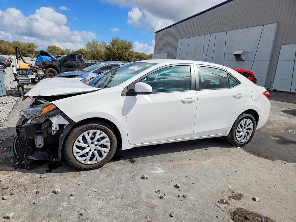 2018 TOYOTA COROLLA — VIN 5YFBURHE1JP750161