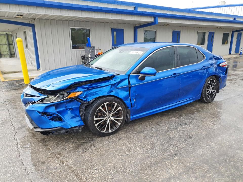2018 TOYOTA CAMRY — VIN 4T1B11HKXJU010641