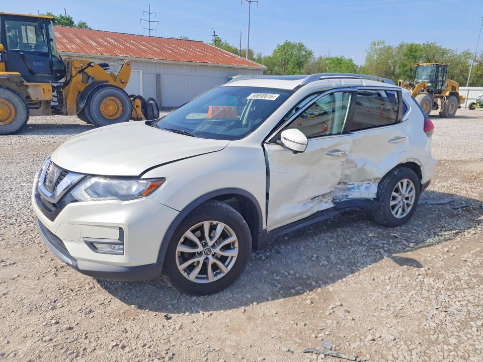 2017 NISSAN ROGUE — VIN 5N1AT2MV7HC858021