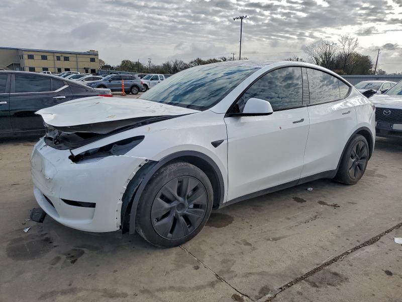 2024 TESLA MODEL Y — VIN 7SAYGAEE9RF211613