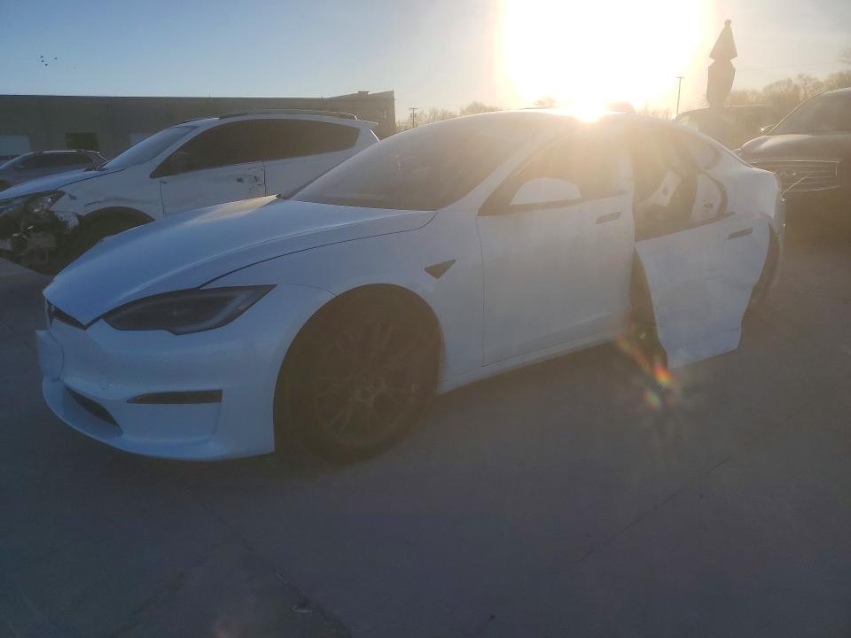 2024 TESLA MODEL S — VIN 5YJSA1E53RF545379