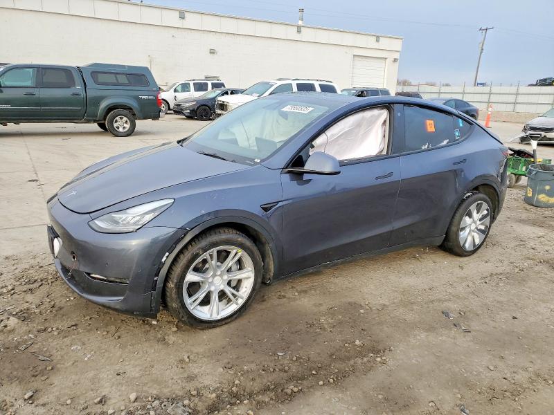 2022 TESLA MODEL Y — VIN 7SAYGDEE0NF310378