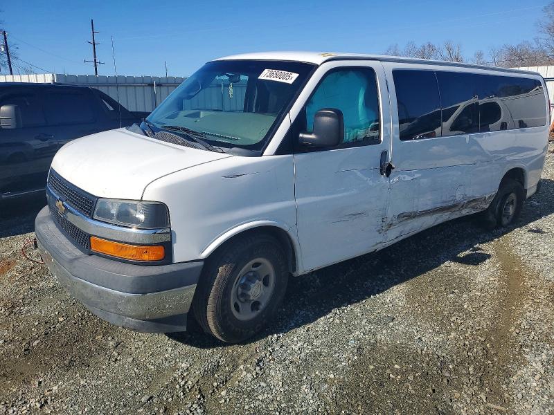 2017 CHEVROLET EXPRESS G3 — VIN 1GAZGPFG6HQ257209